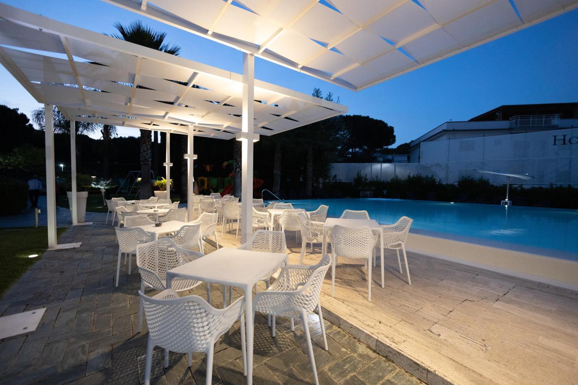 Hotel Le Palme Paestum Esterno foto