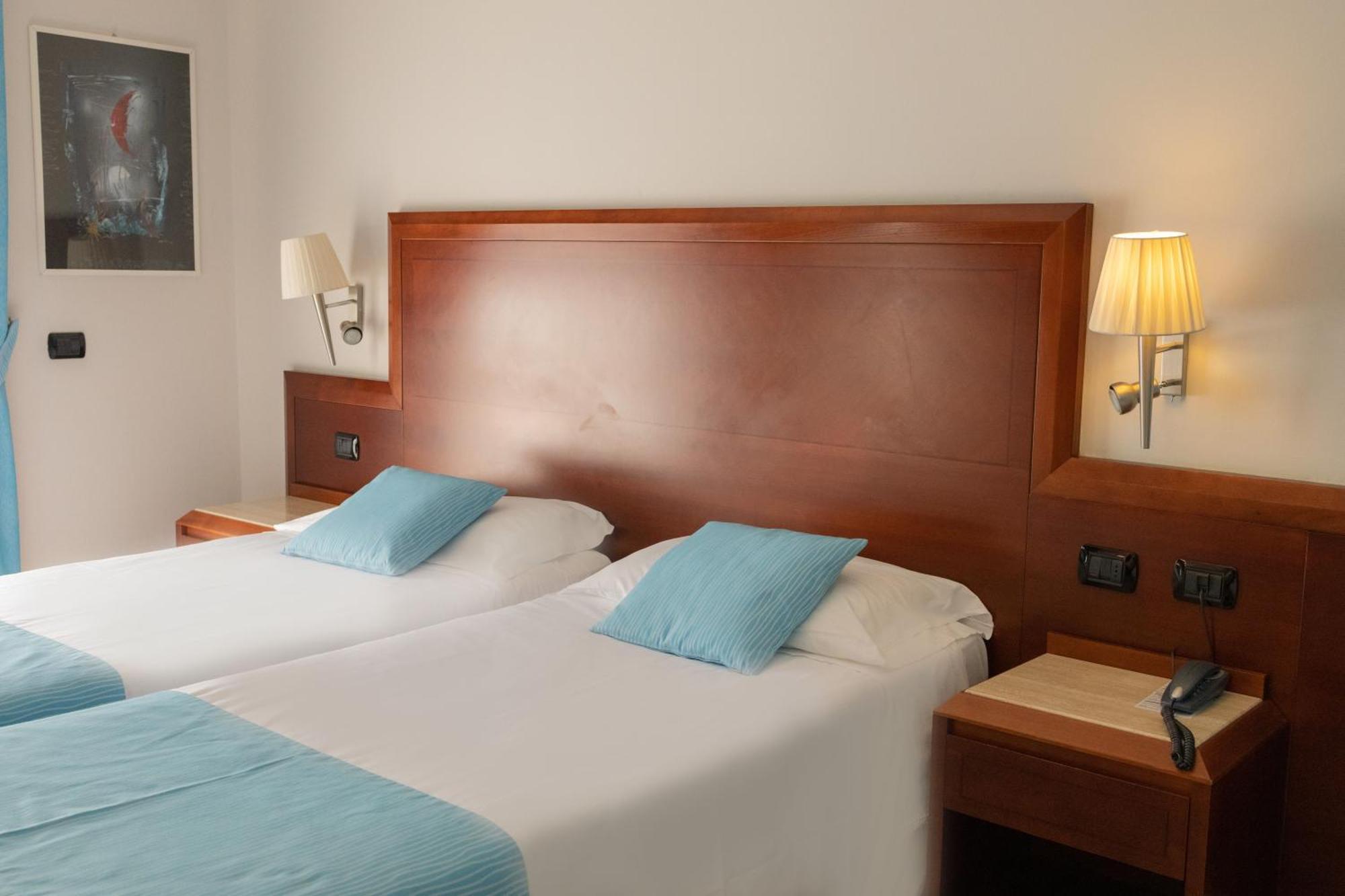 Hotel Le Palme Paestum Esterno foto
