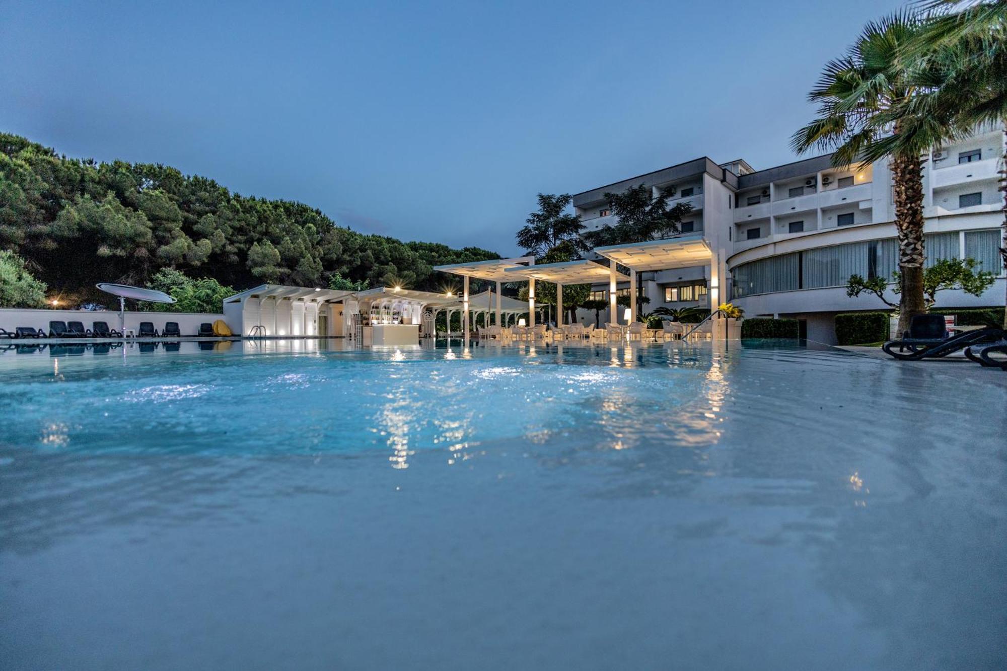 Hotel Le Palme Paestum Esterno foto