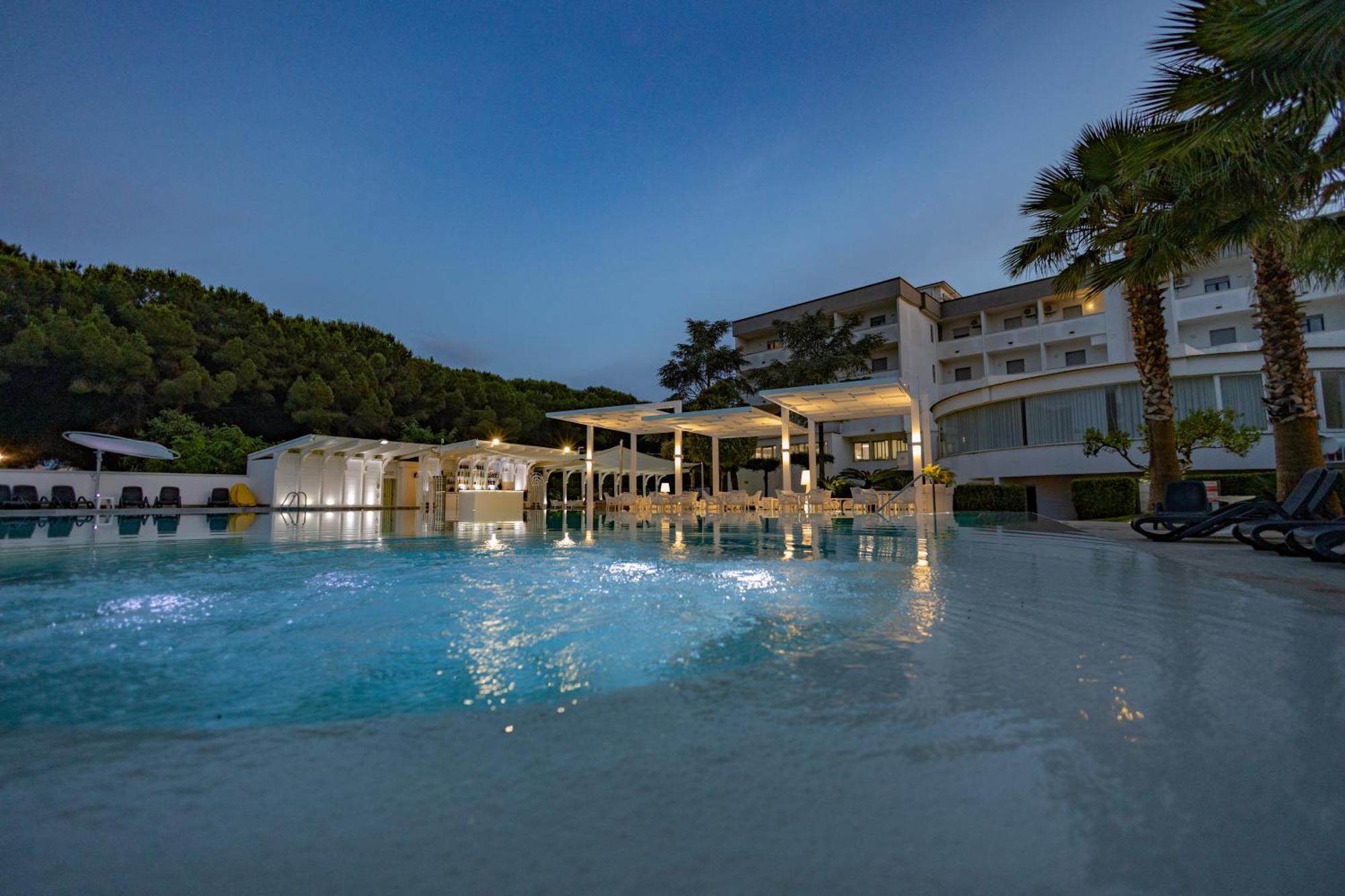 Hotel Le Palme Paestum Esterno foto